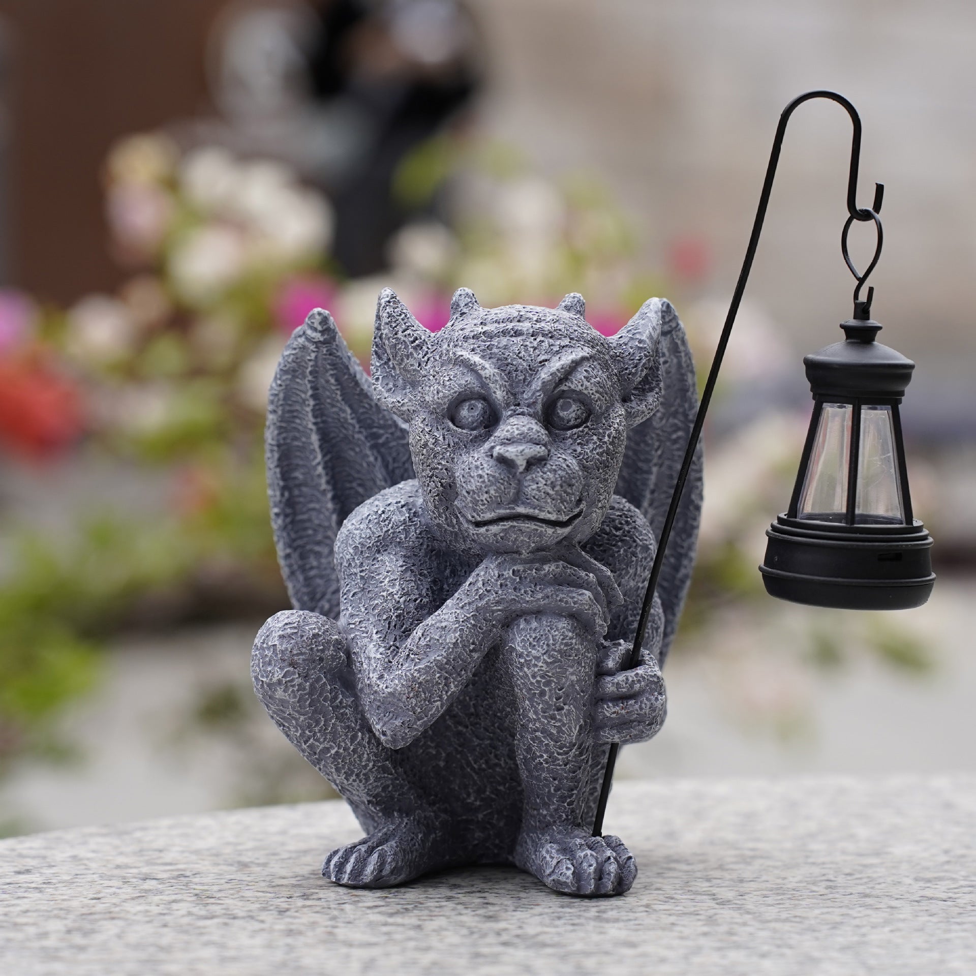 NNEDSZ Solar-Powered Gargoyle Statue with LED Lantern – Gothic Outdoor Halloween Garden Decor-0