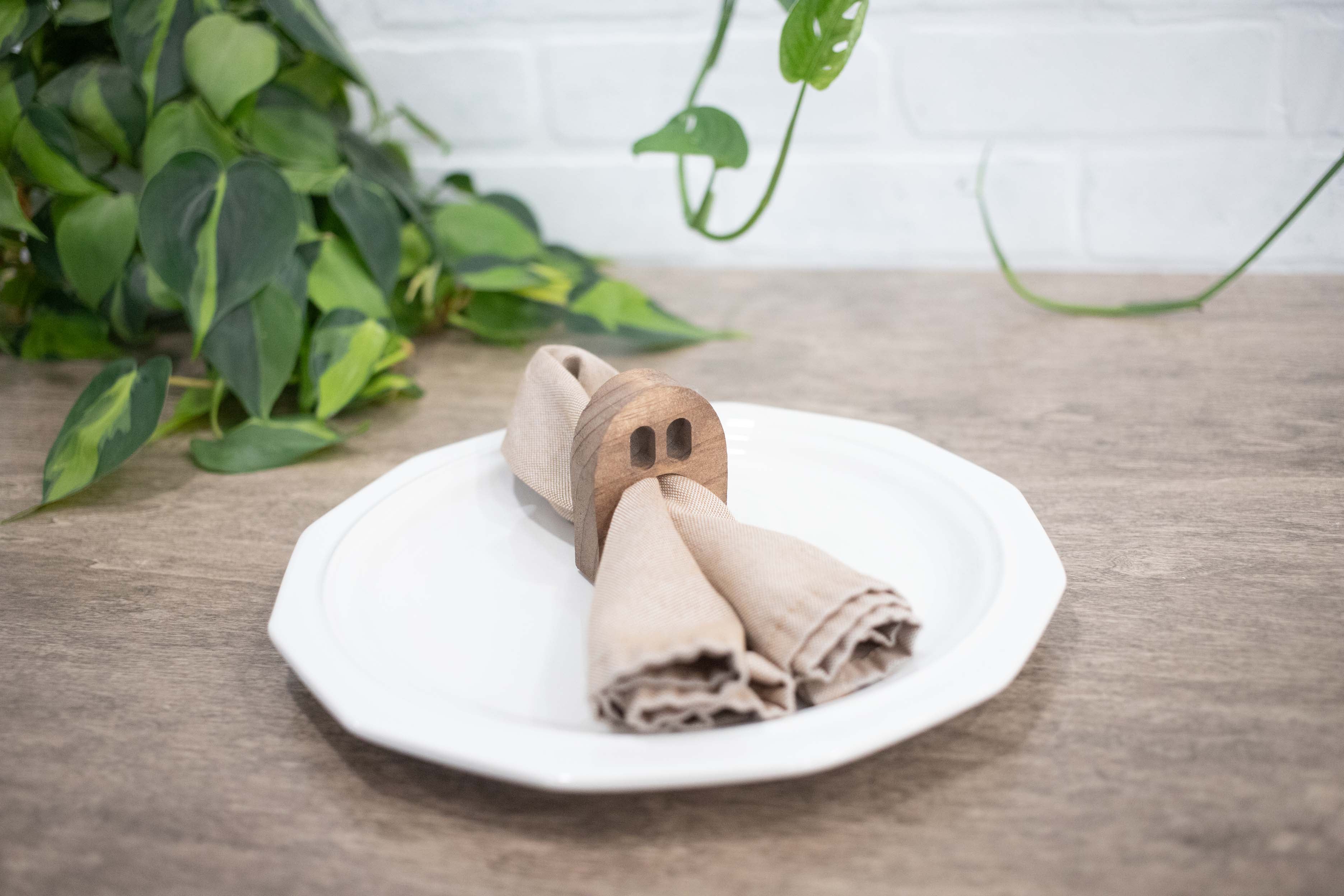 Ghost Napkin Rings, Wood Halloween Table Decor, Upright Wood Halloween Ghost  Napkin Ring-0